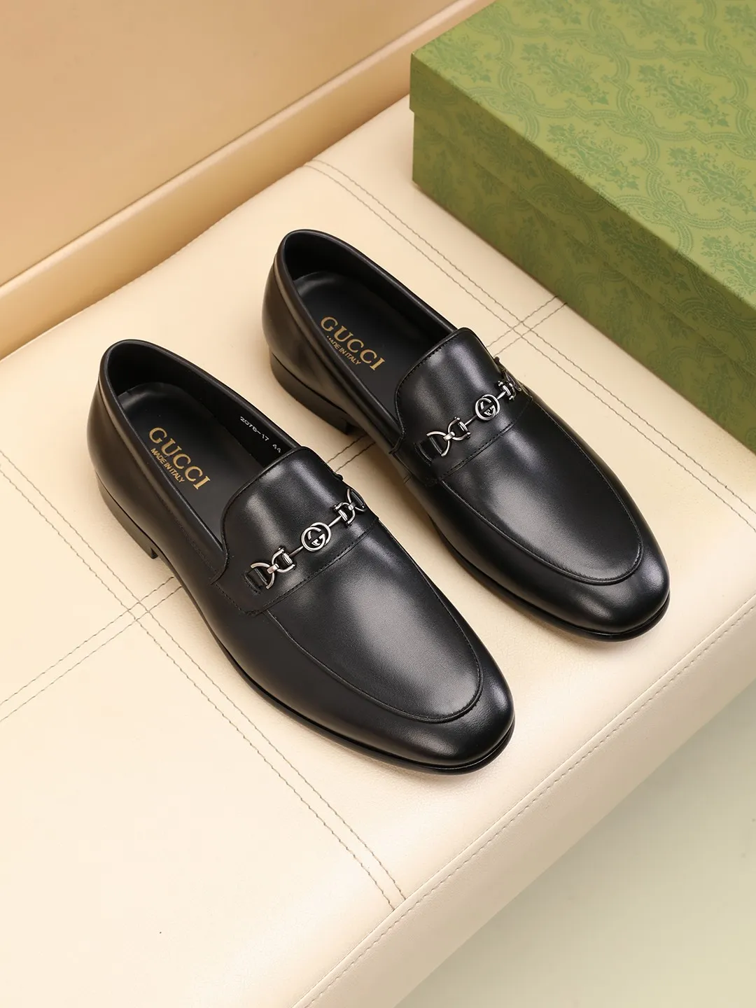 Men's shoes 250 🆘【GUCCI】Gucci ·🐂里· Hot-selling beanie shoes, top brand luxury, top quality, latest fashion beanie shoes. The upper is made of original first-layer cowhide. (Full first-layer water-dyed 🐂 leather and lining). The original stylish and stylish soft rubber wear-resistant and non-slip outsole is light and comfortable on the foot, available in optional colors! Matching code: 39-44 (customized at 39.45.46)